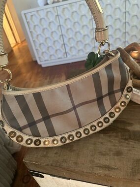 BURBERRY PRORSUM AUTÉNTIC Beige Plaid Women's Shoulder Bag with Stud Accent